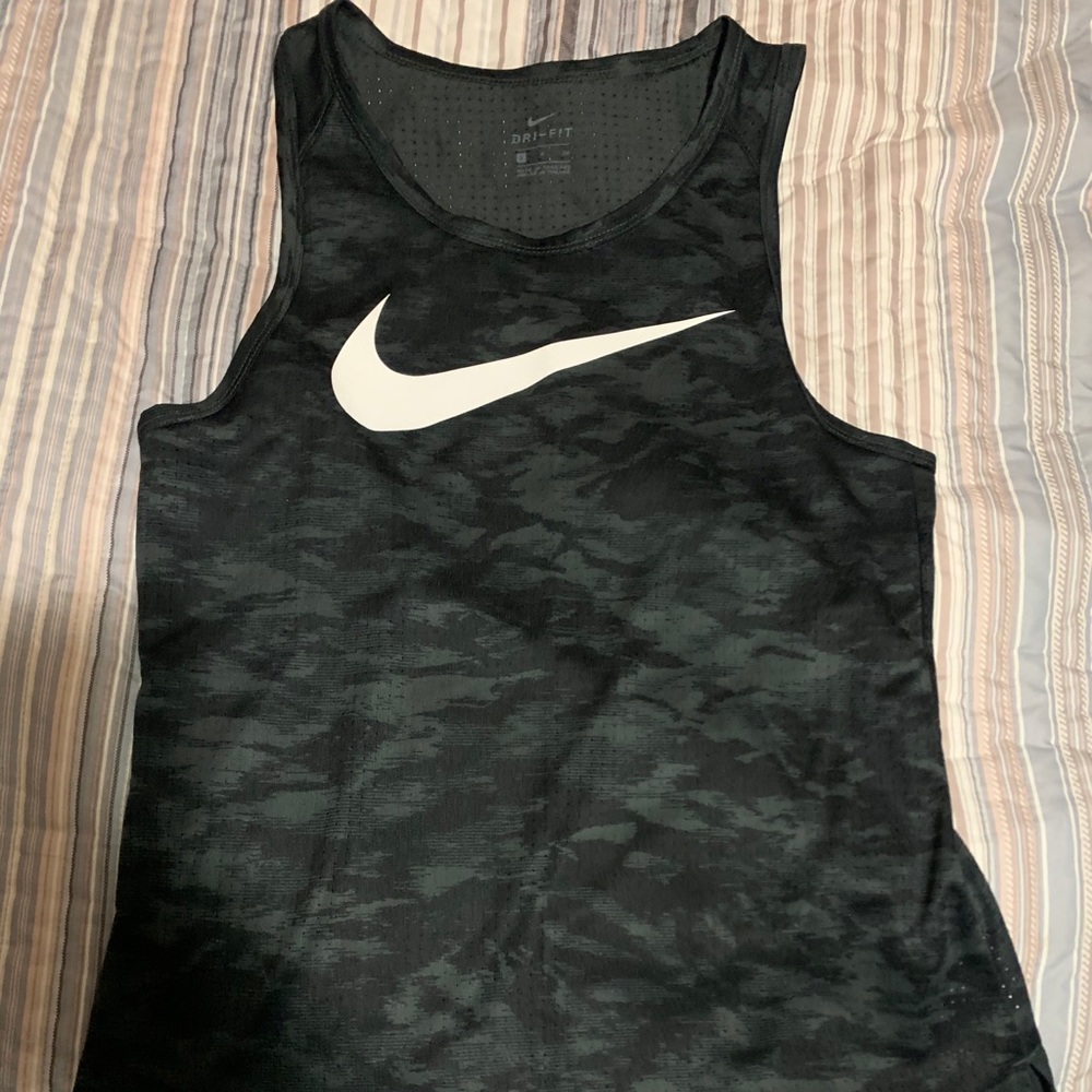 Nike tank NWOT